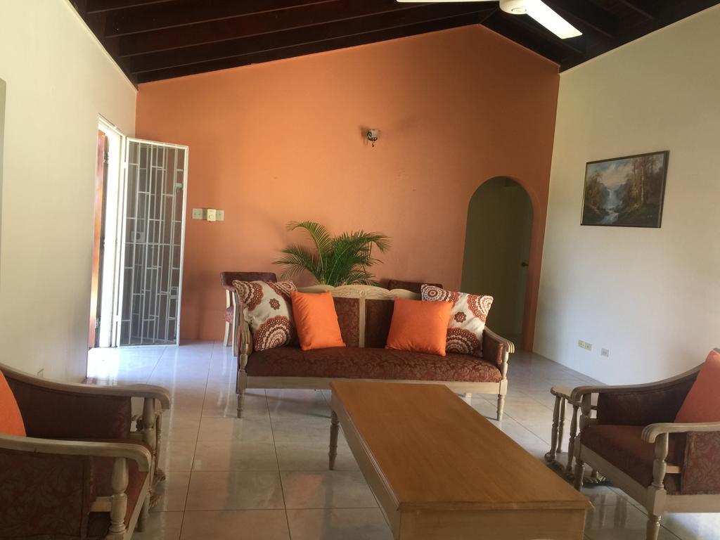 La Casa Feliz Montego Bay Ngoại thất bức ảnh