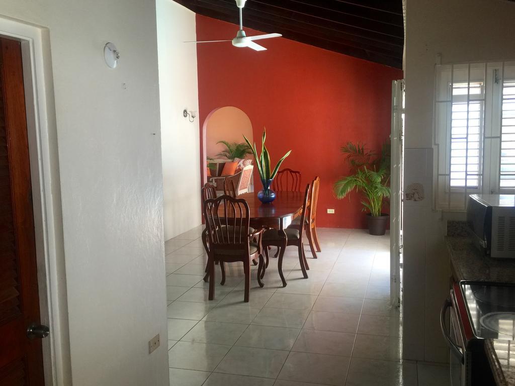 La Casa Feliz Montego Bay Ngoại thất bức ảnh